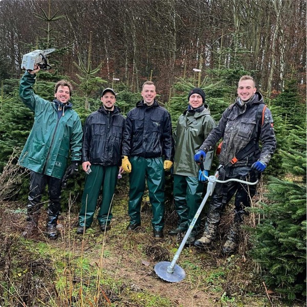 Das Team bei der Arbeit in der Kultur